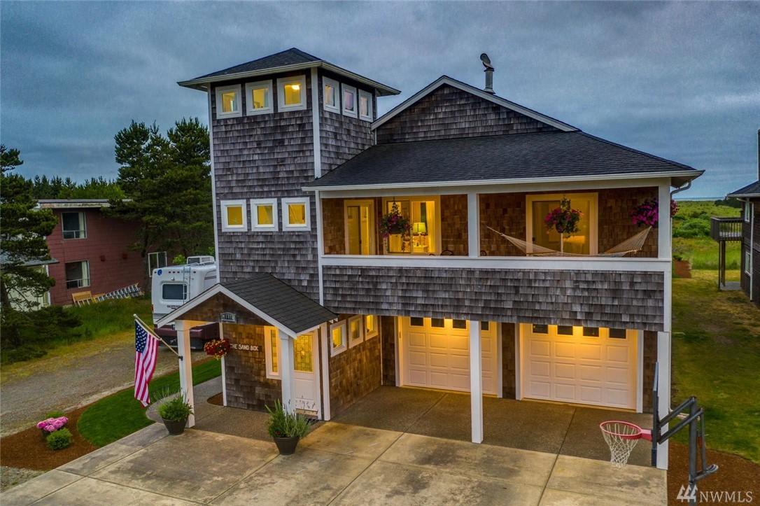 1211 Ocean Beach Blvd - Photo 1