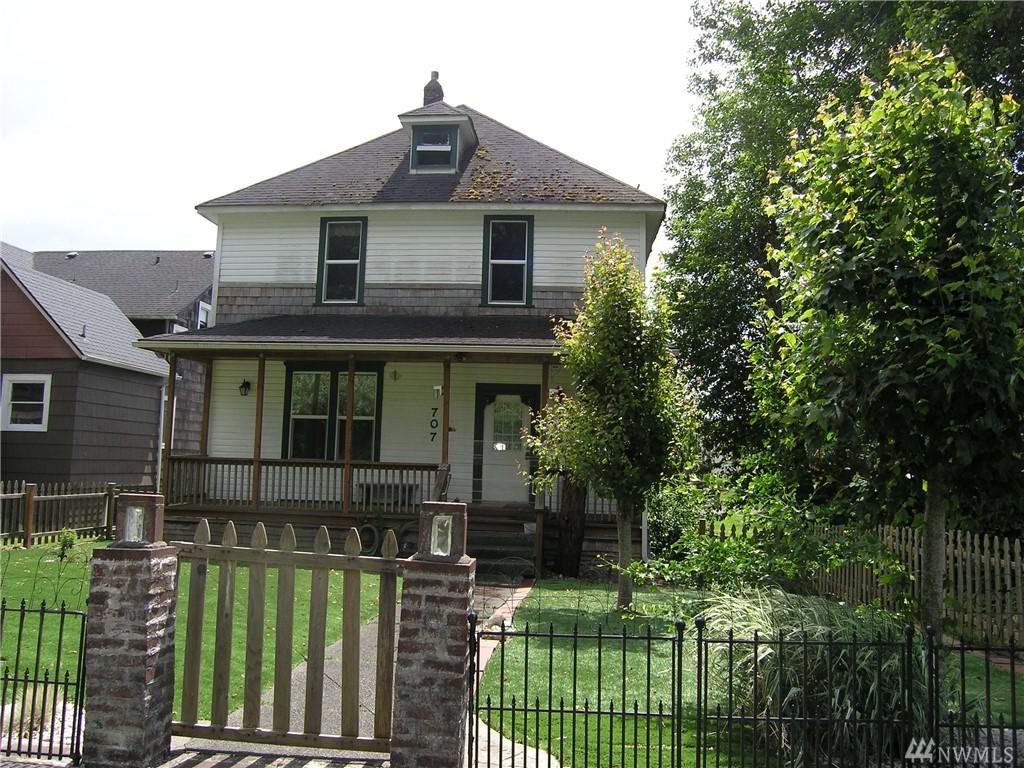707 Randall St - Photo 1