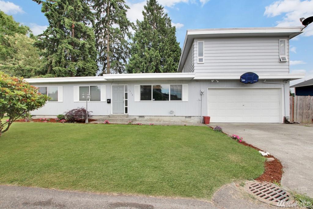 1212 4th Ave - Photo 1
