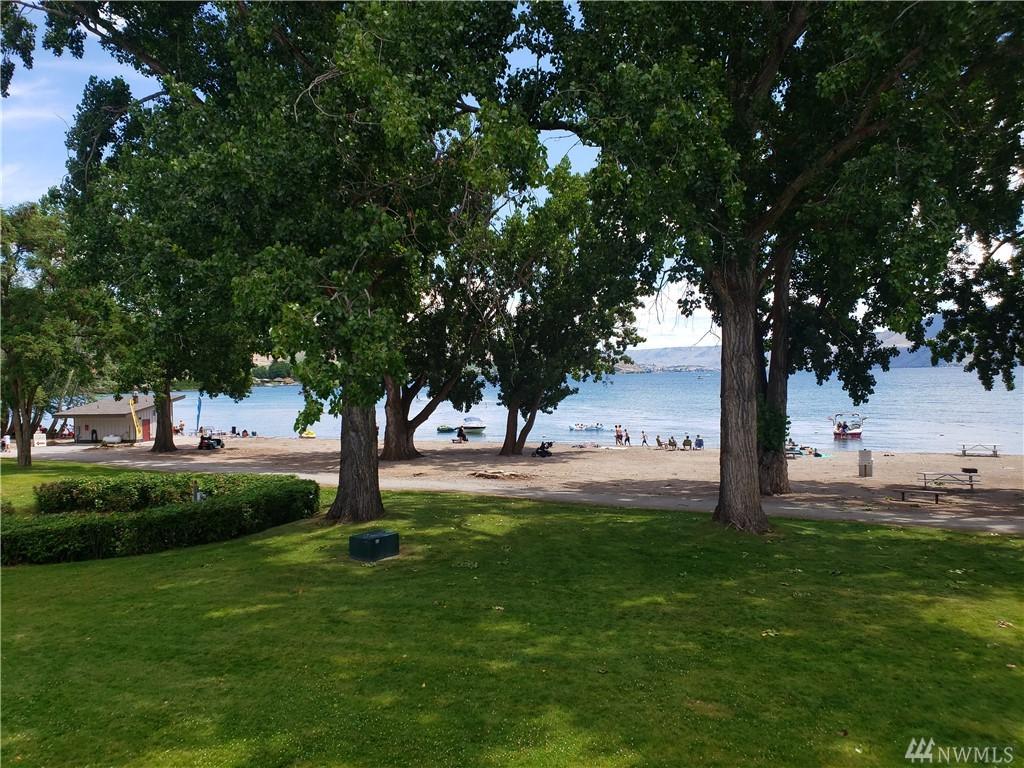 1 Beach 547-E - Photo 1