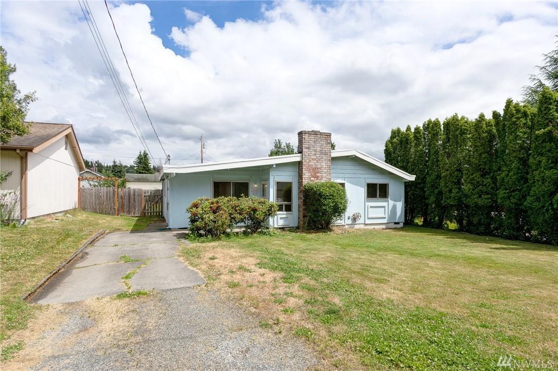 2620 Valencia St - Photo 1