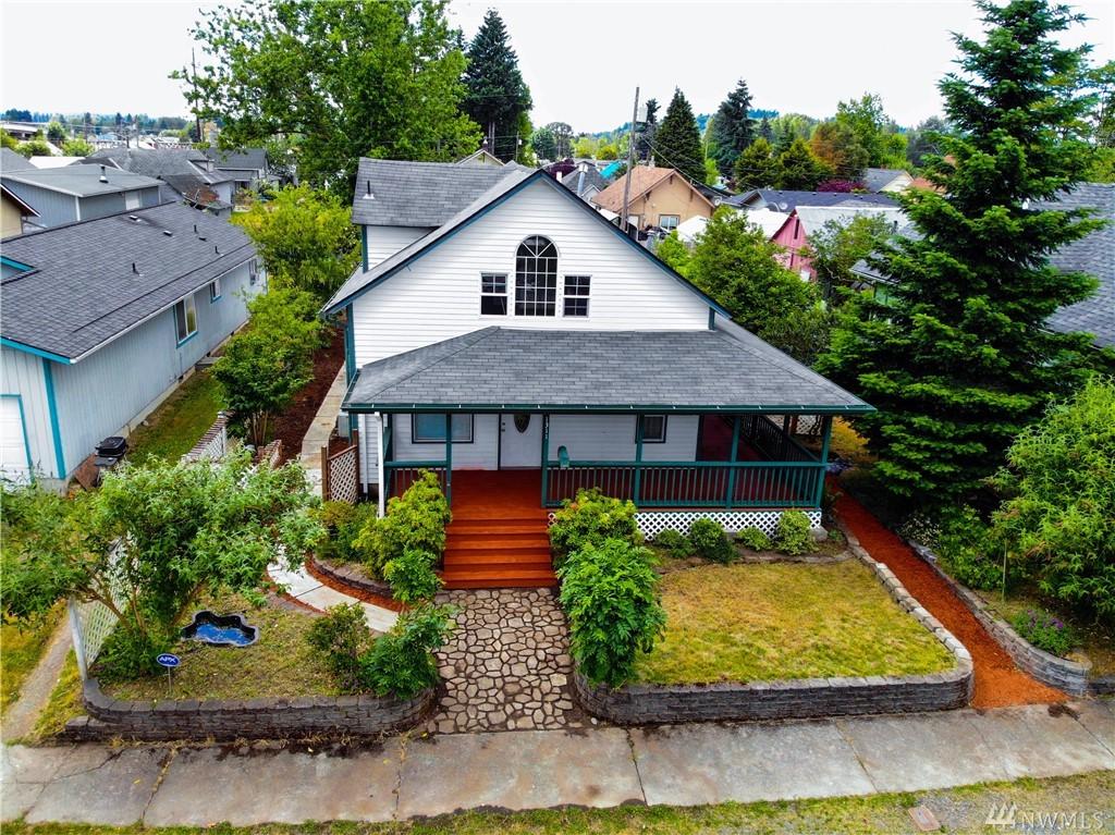 1311 Oxford Ave - Photo 1