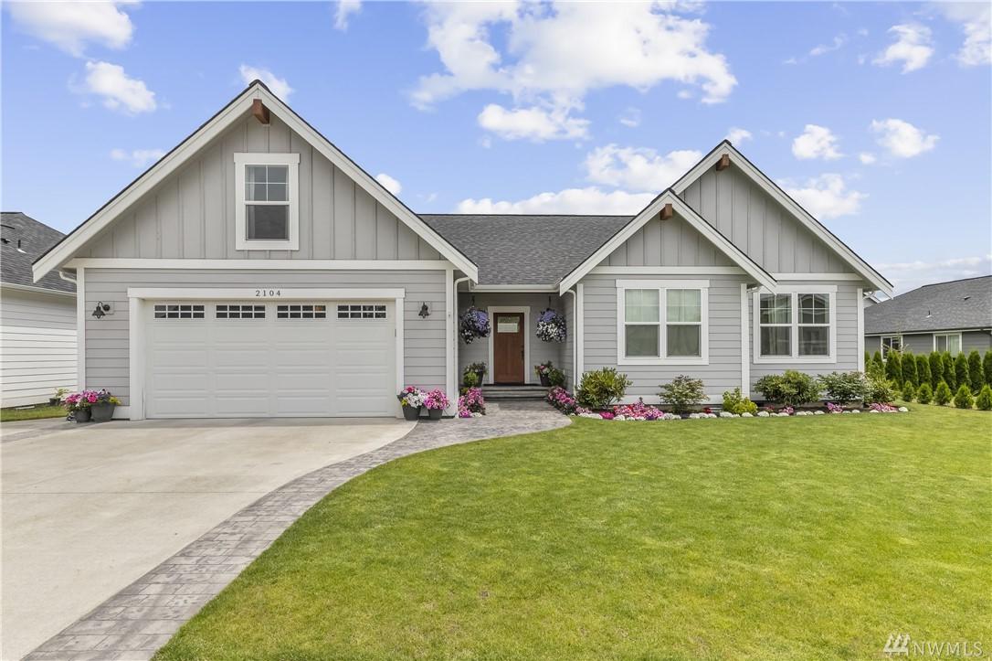 2104 Fescue St - Photo 1
