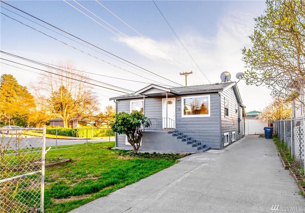 3955 Eddy St - Photo 1