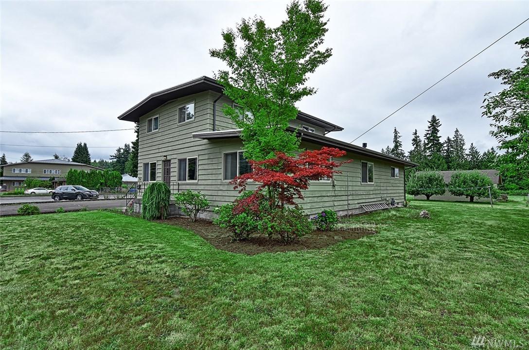 704 Highland Dr - Photo 1
