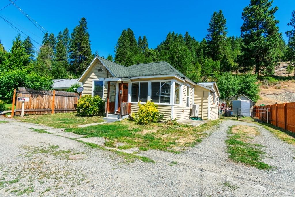 204 4th St - Photo 1