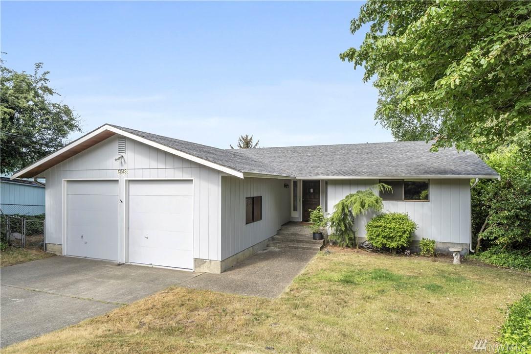 1351 Country Club Dr - Photo 1