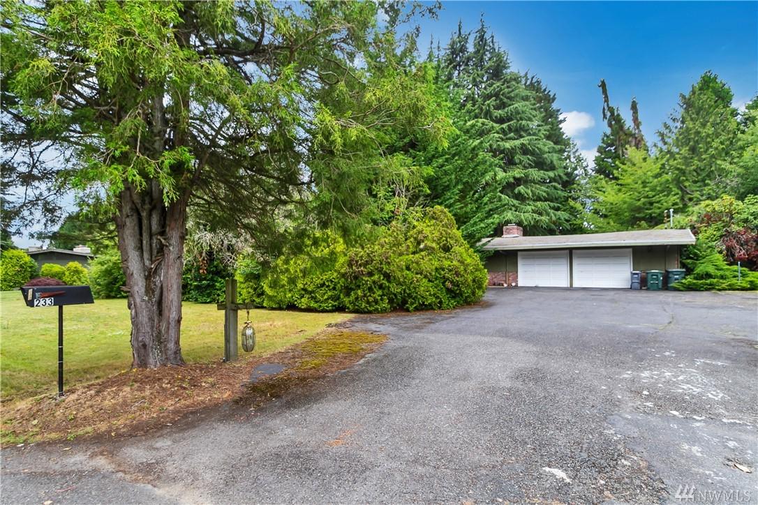 233 140th Ave - Photo 1