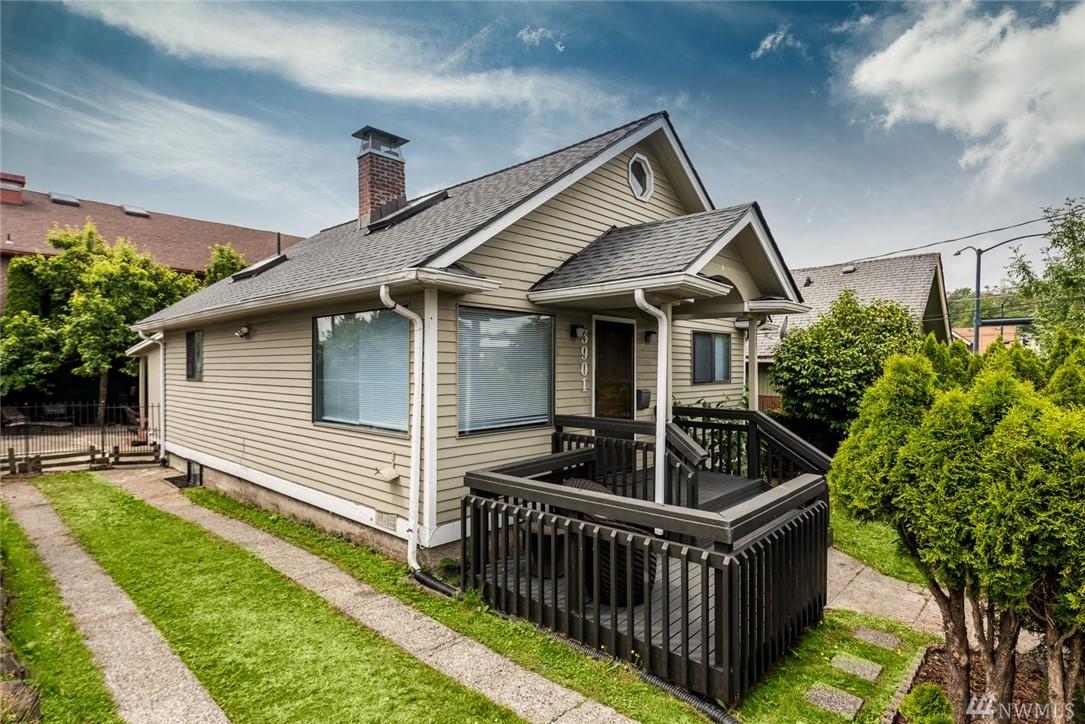 3901 Holly St - Photo 1