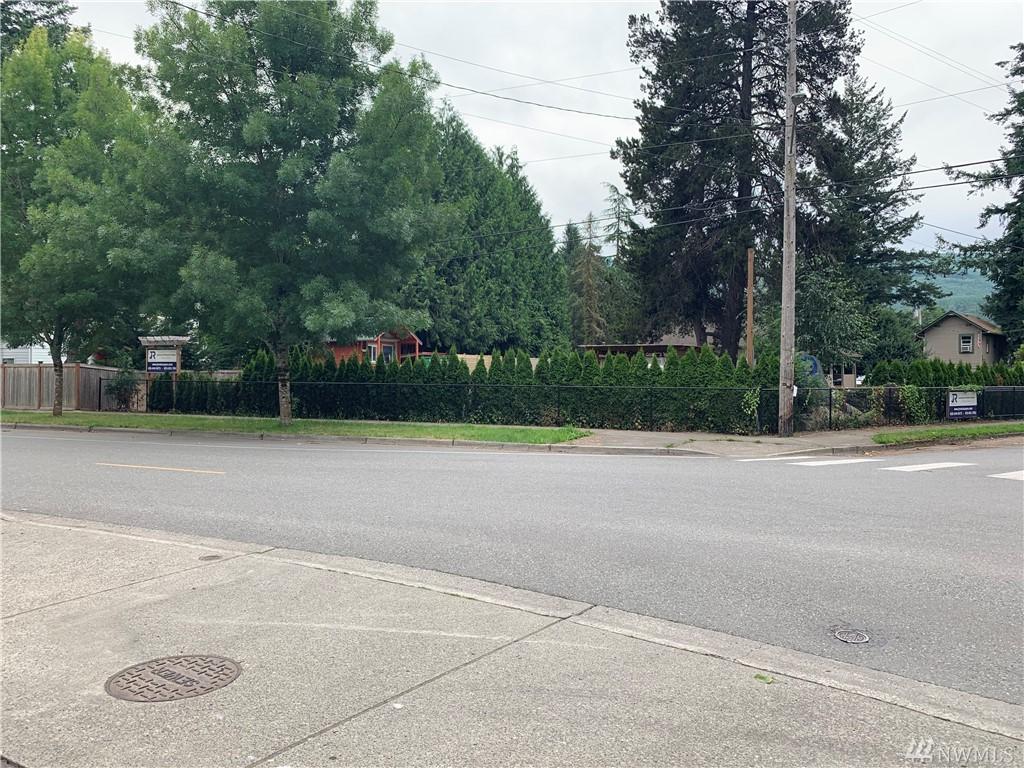 38929 Newton St - Photo 1