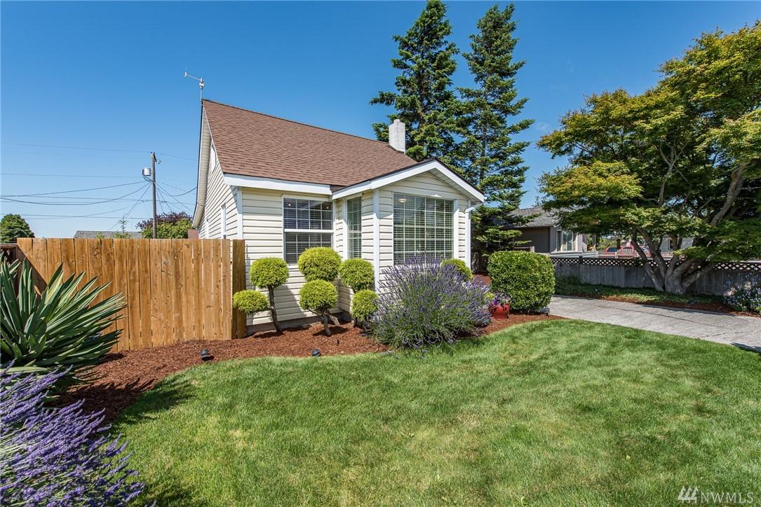 402 Spruce St - Photo 1