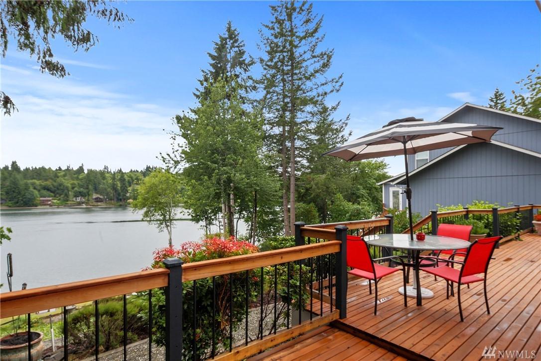 390 Soundview Dr - Photo 1