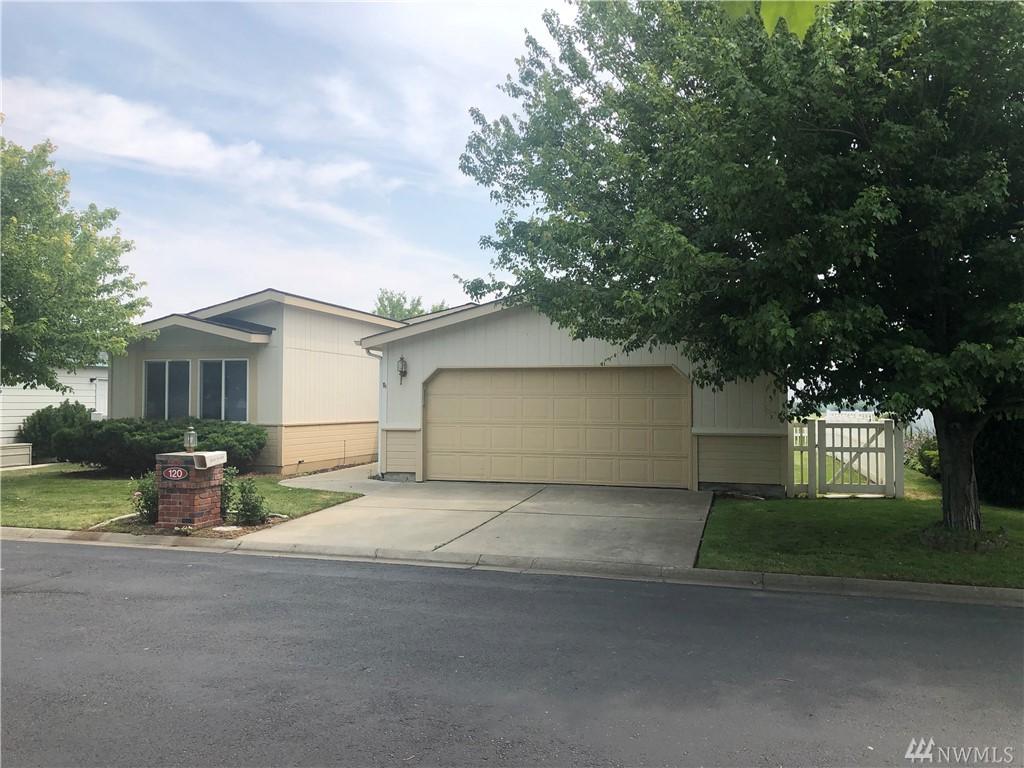 1100 Rosewood Dr - Photo 1