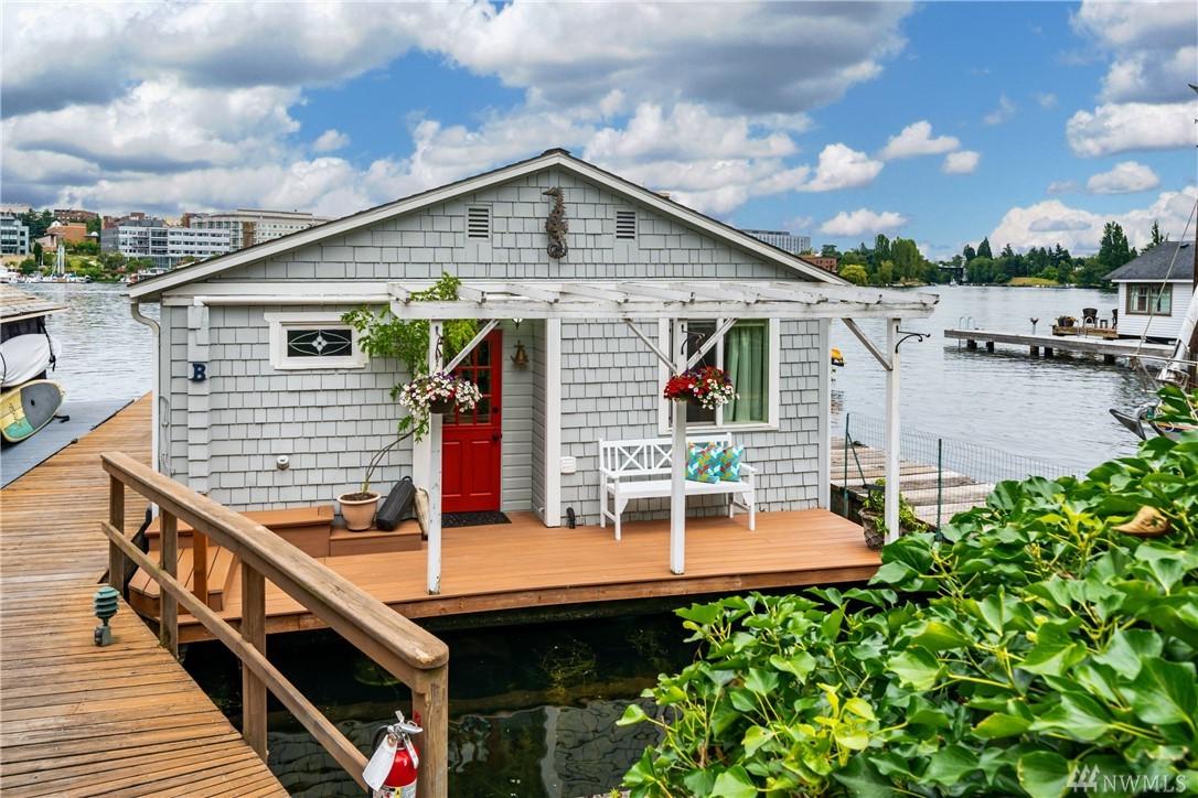 3012 Fuhrman Ave - Photo 1