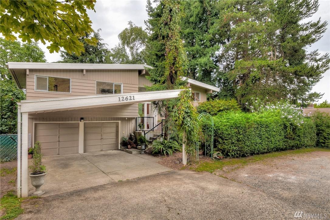 12621 Beacon Ave - Photo 1