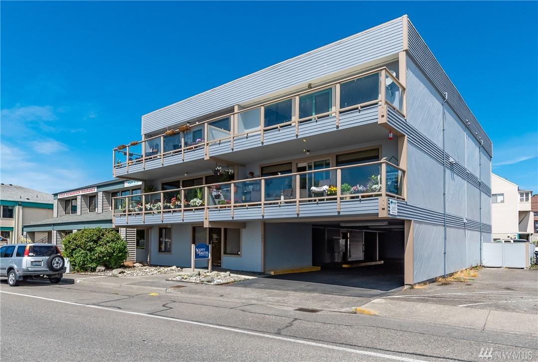 886 Bayshore Dr - Photo 1