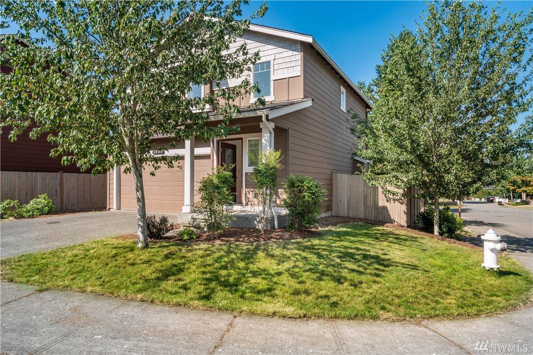 8009 183rd St - Photo 1