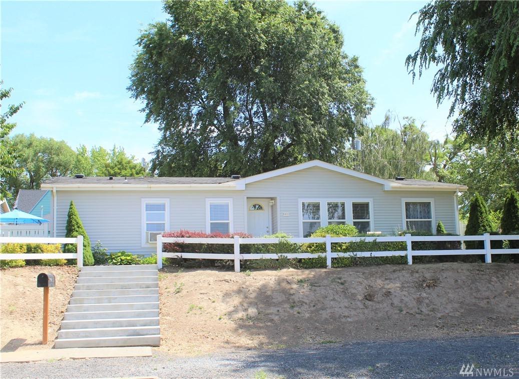 603 Broadway Ave - Photo 1