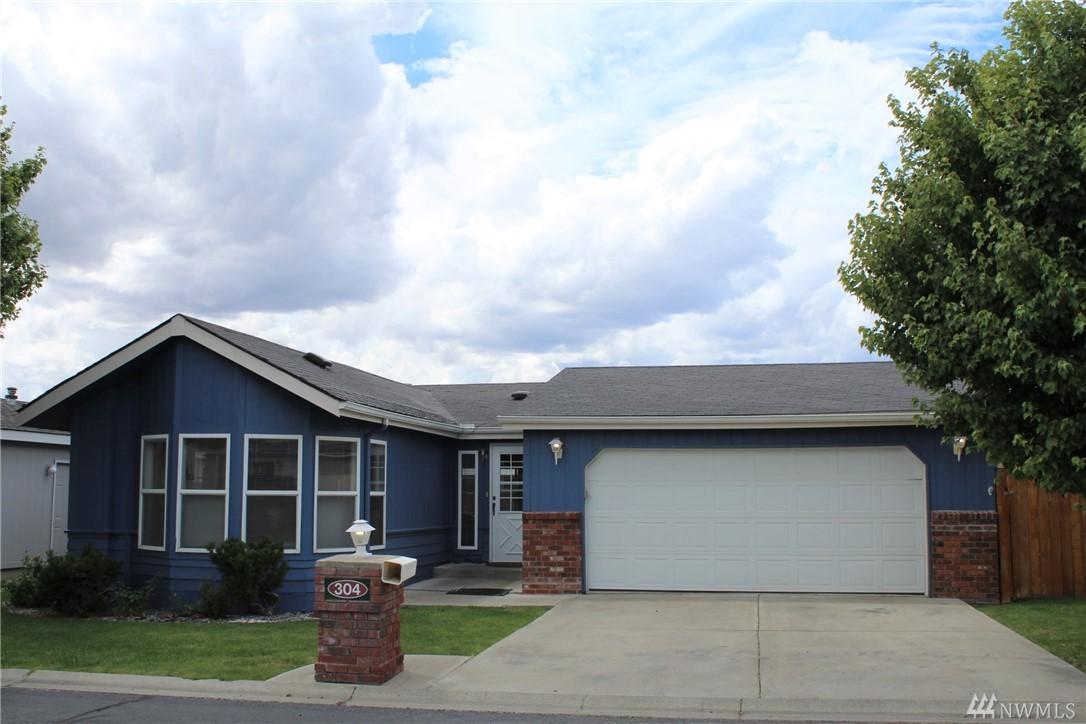 1100 Rosewood Drive - Photo 1