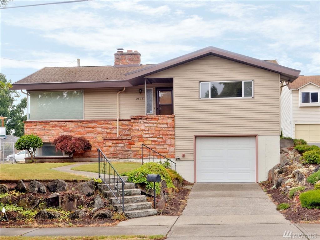 2525 Graham St - Photo 1