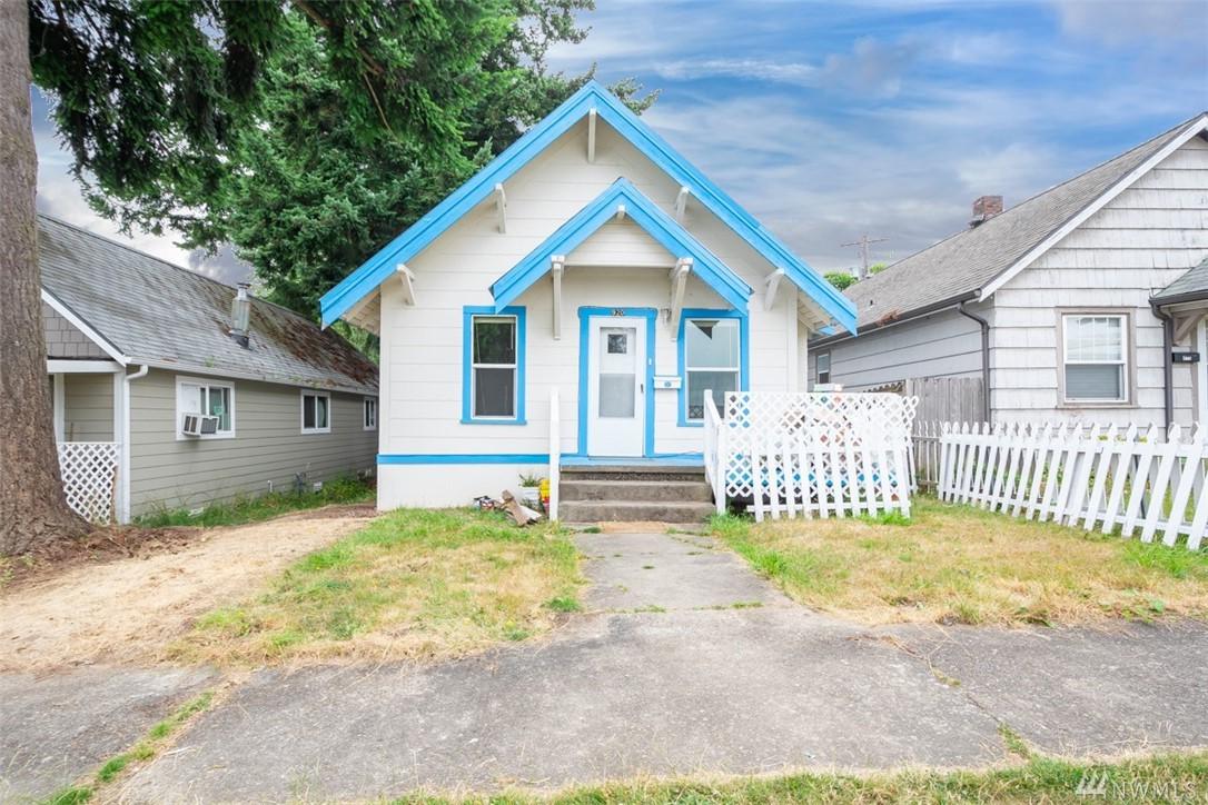 920 Pennsylvania Ave - Photo 1