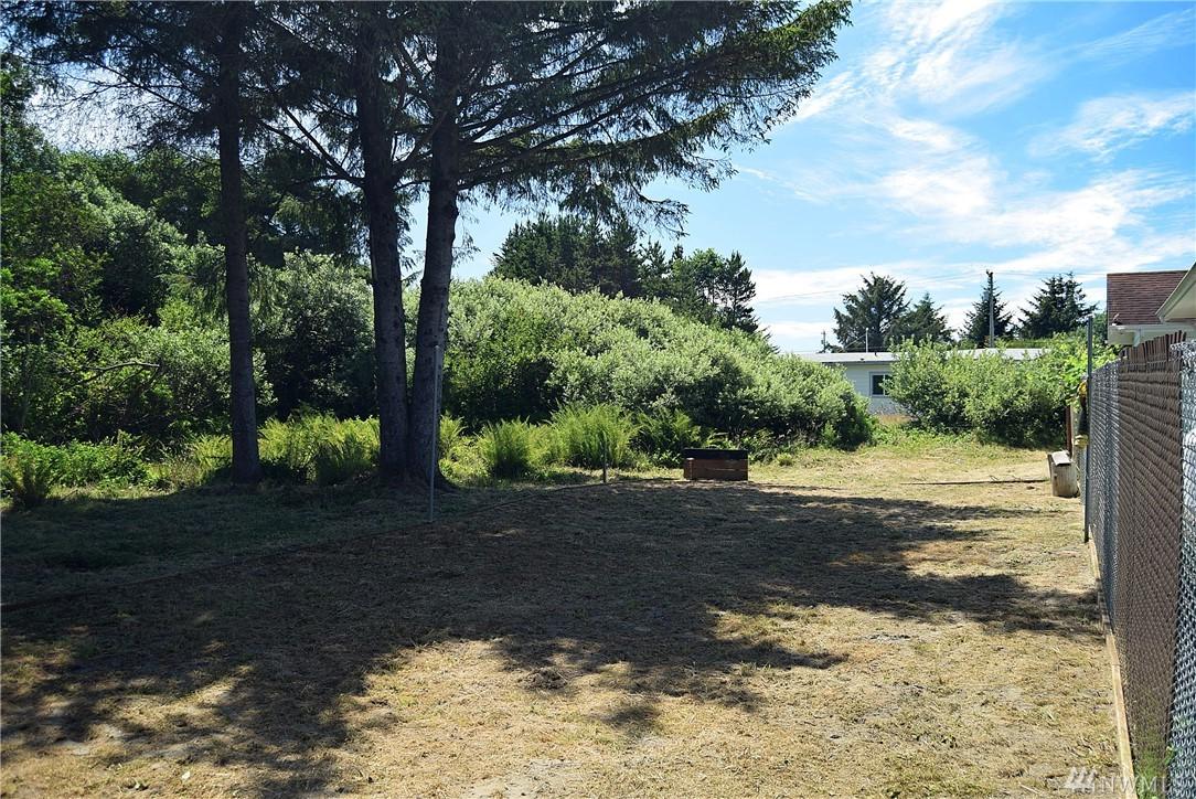 381 Clover Creek Ave - Photo 1
