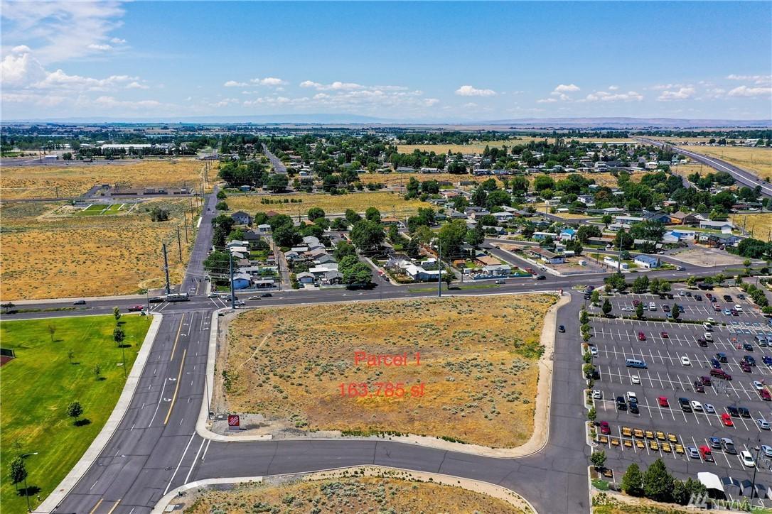 1 Central Dr - Photo 1