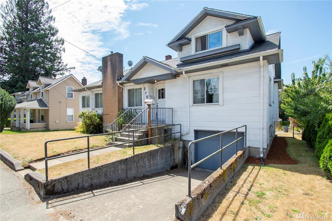 215 Naval Ave - Photo 1