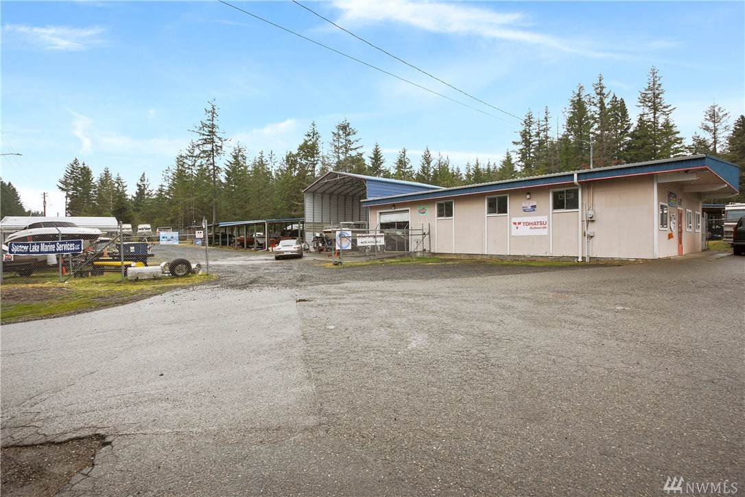 1071 Pickering Rd - Photo 1