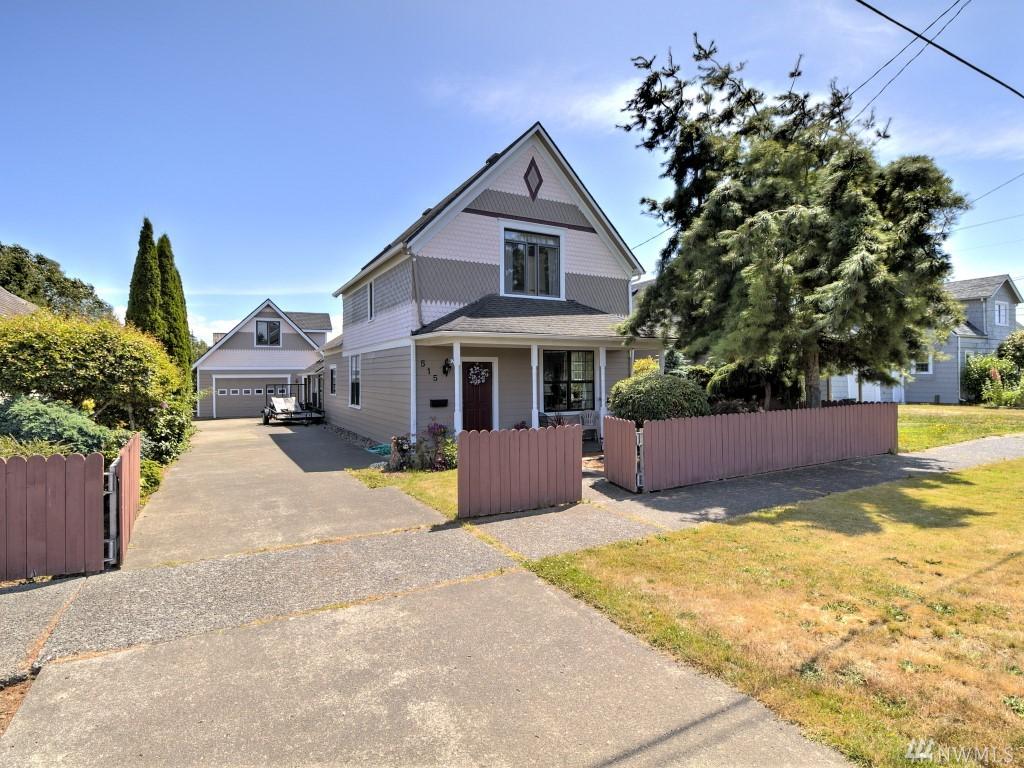 515 3rd St - Photo 1
