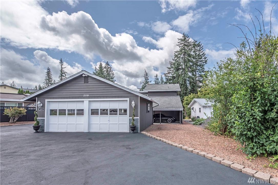 209 Mackenzie Dr - Photo 1