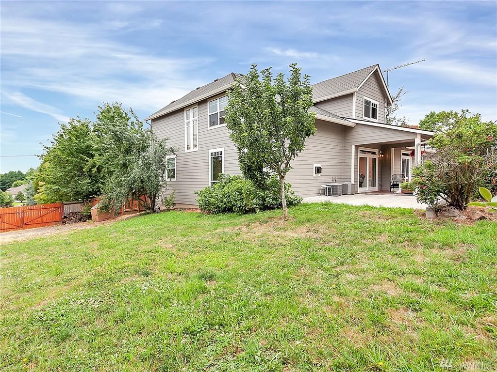 13703 43rd Ave - Photo 1