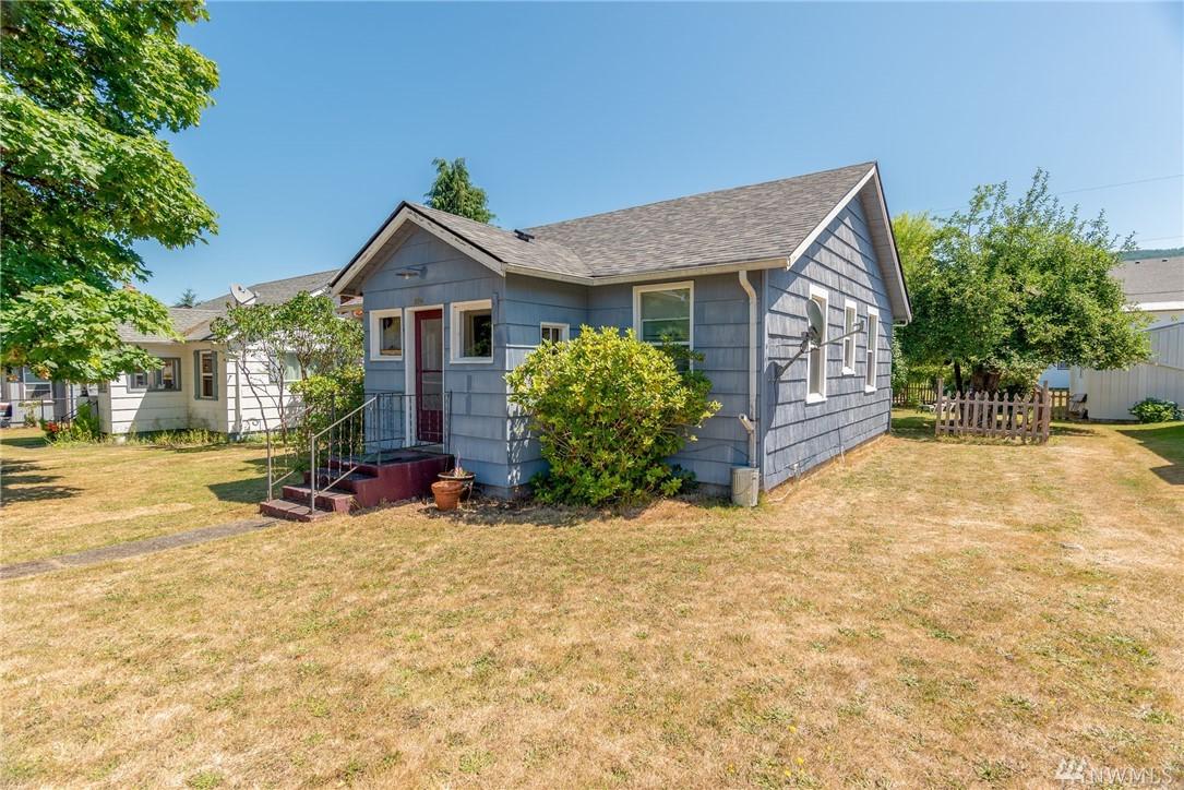 304 Jackson St - Photo 1