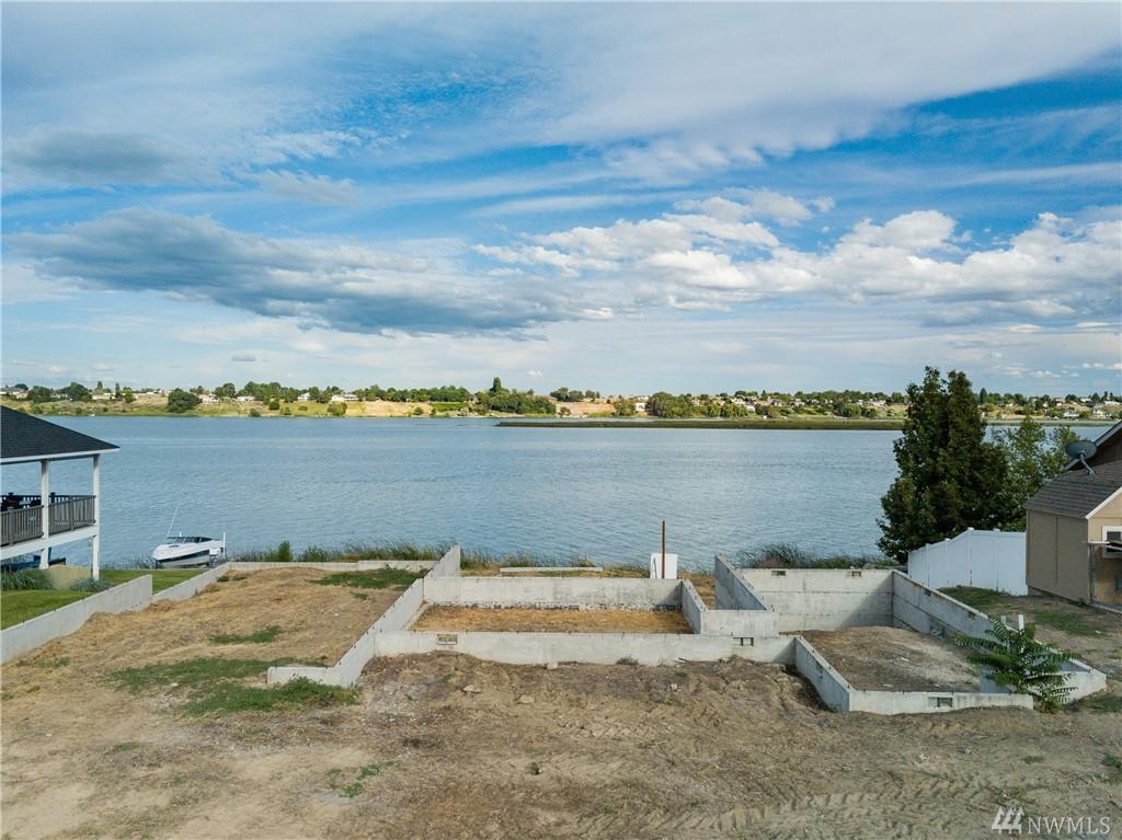 3167 Lakeside Dr - Photo 1