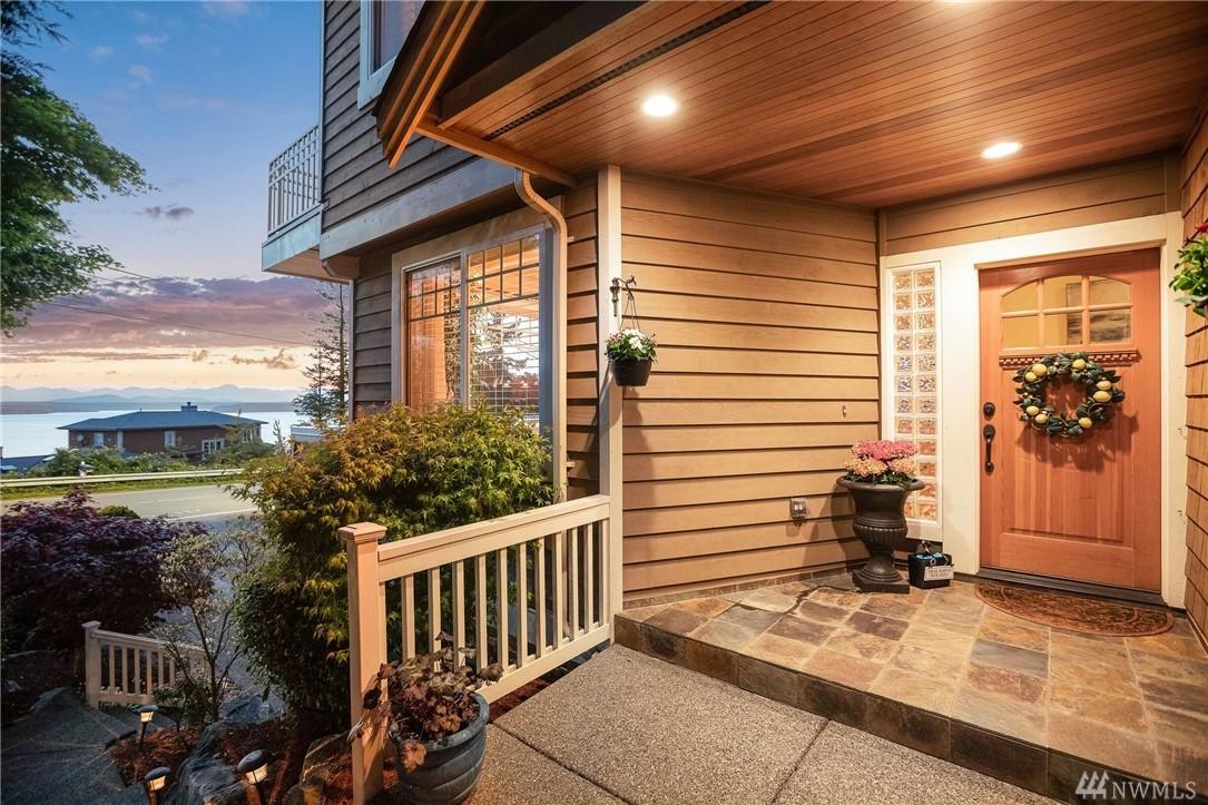10116 Marine View Dr - Photo 1