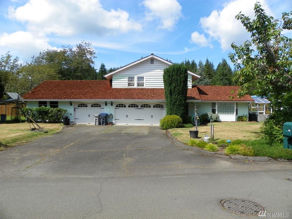 912 Simpson Ave - Photo 1