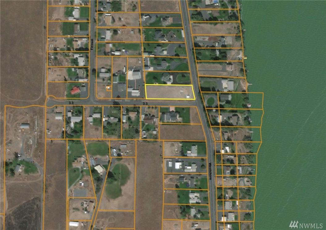 3256 Westshore Dr - Photo 1