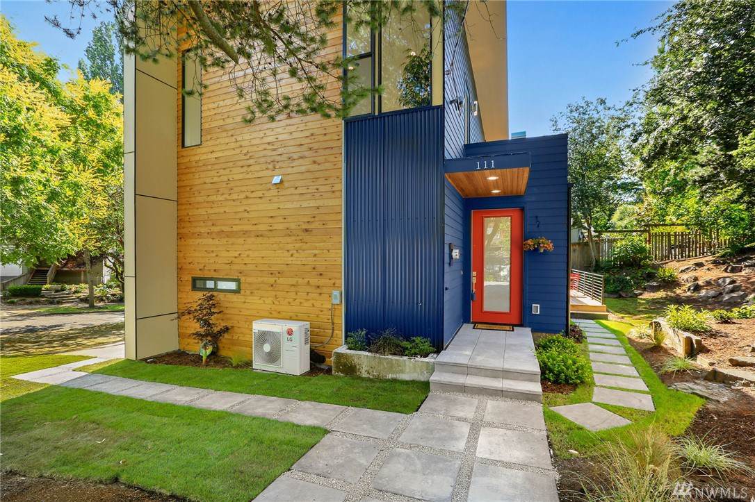 111 34th Ave - Photo 1