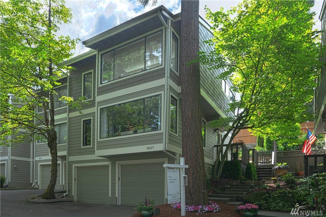 1627 107th Ave - Photo 1