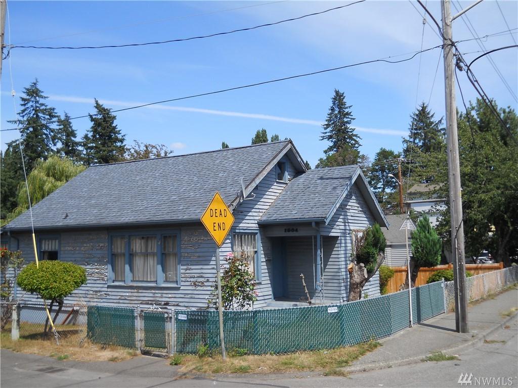 1504 Montgomery Ave - Photo 1