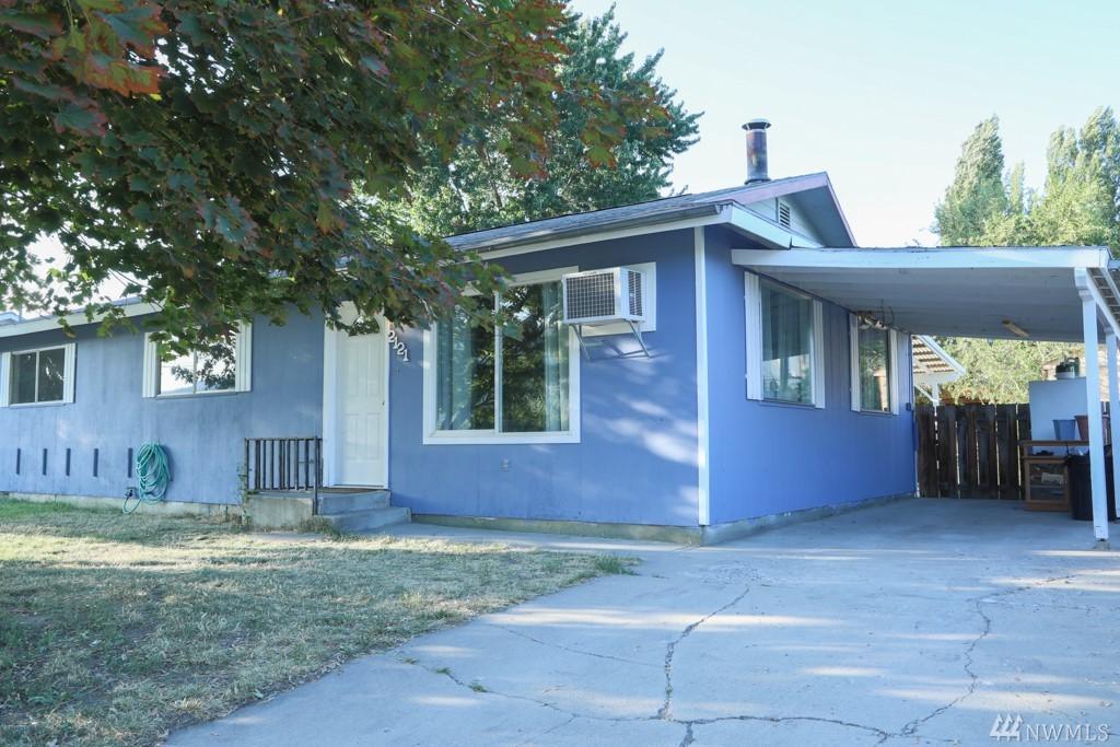 2121 Rock Island Rd - Photo 1