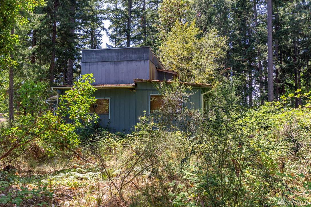 1908 190th Ave - Photo 1 1908 190th Ave - Photo 1
