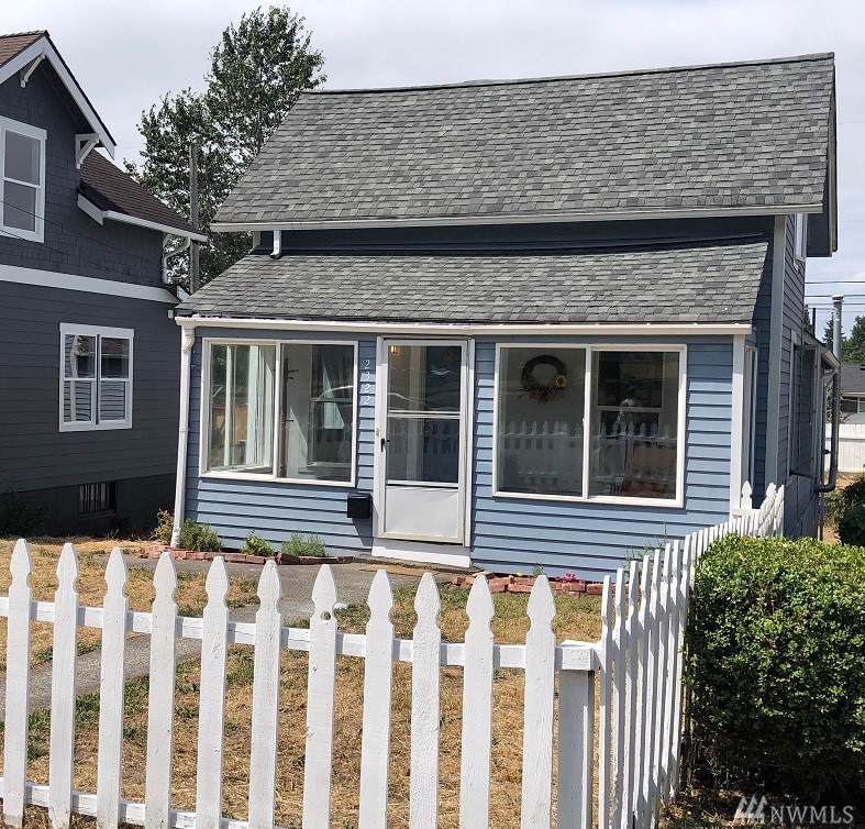 2322 Alaska St - Photo 1