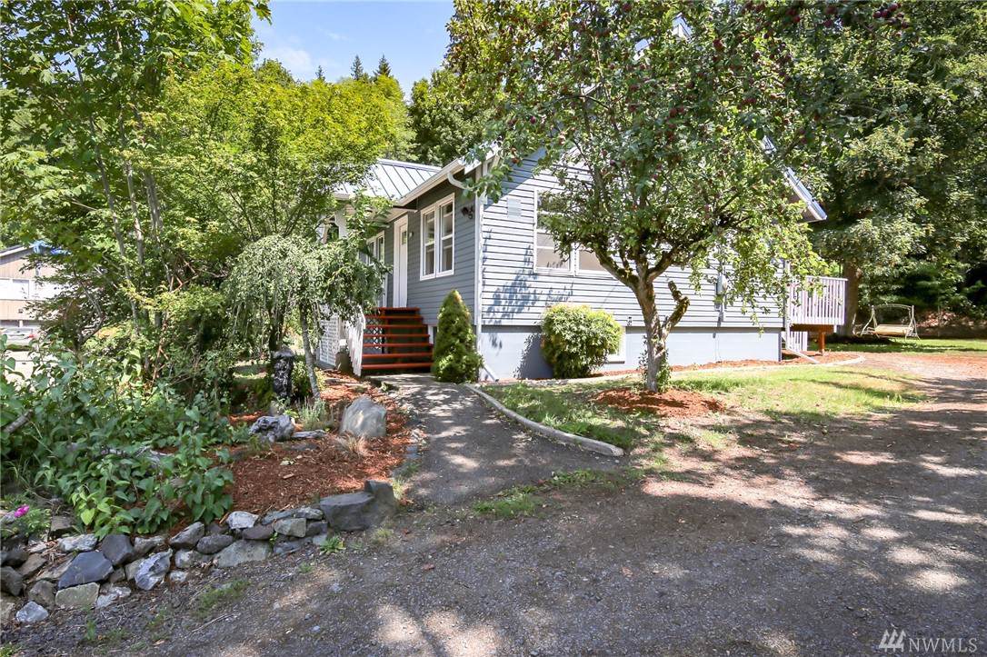624 2nd St - Photo 1