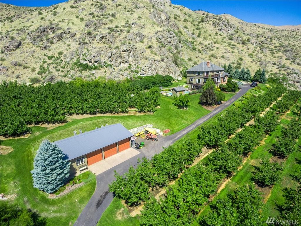 13970 Roundy Dr - Photo 1
