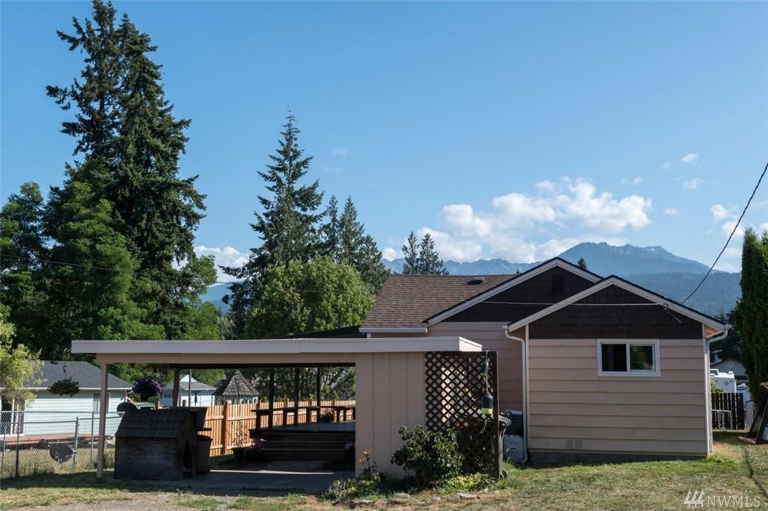 1014 Lauridsen Blvd - Photo 1