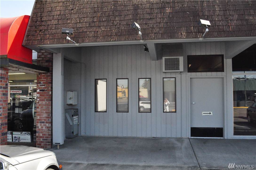 625 153rd St - Photo 1