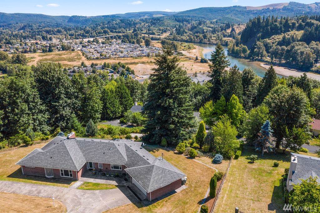 136 View Point Dr - Photo 1