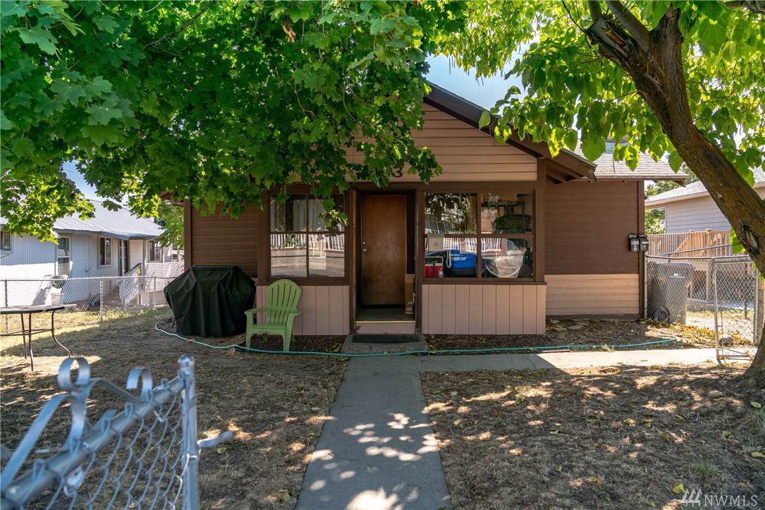 903 Methow St - Photo 1