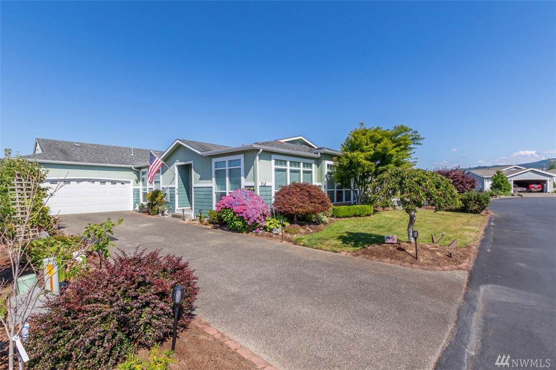 718 Maple Lane - Photo 1